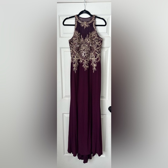 Xscape Embroidered Mermaid Gown. Size 10. - Picture 3 of 10